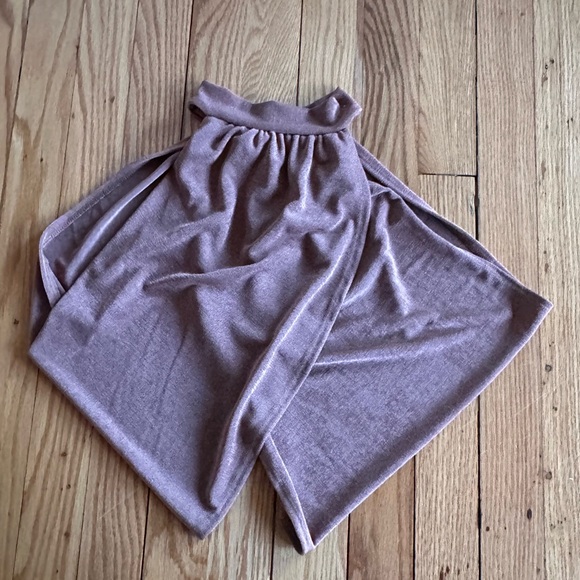 Halter top - Picture 3 of 3